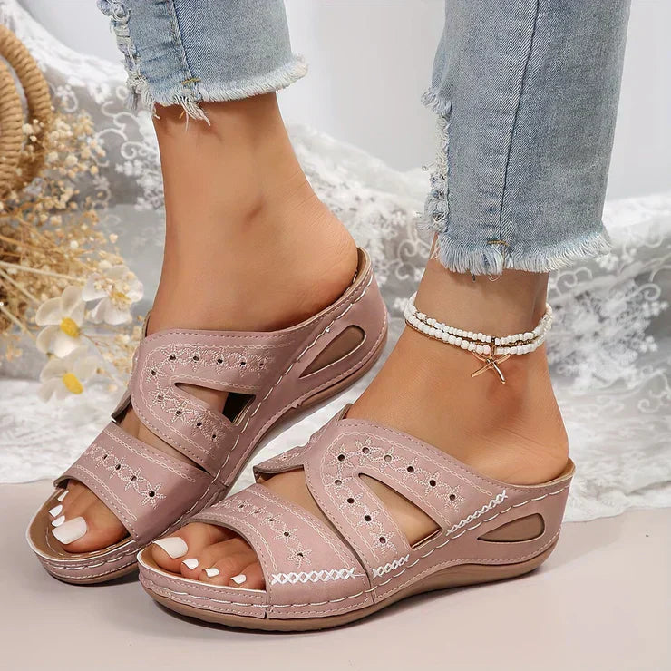 Sandales en cuir de couleur unie pour femmes