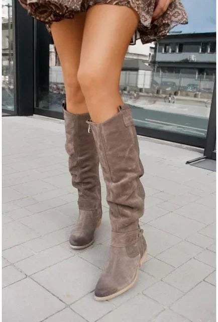 Bottes de soutien élégantes et détaillées