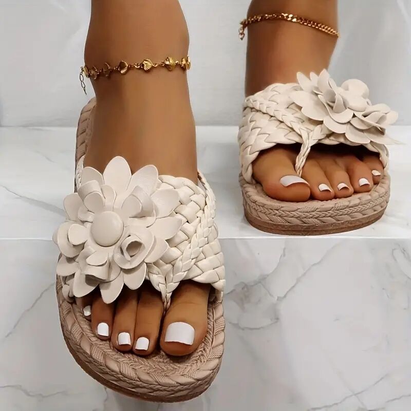 Chaussons orthopédiques de style bohème avec des fleurs