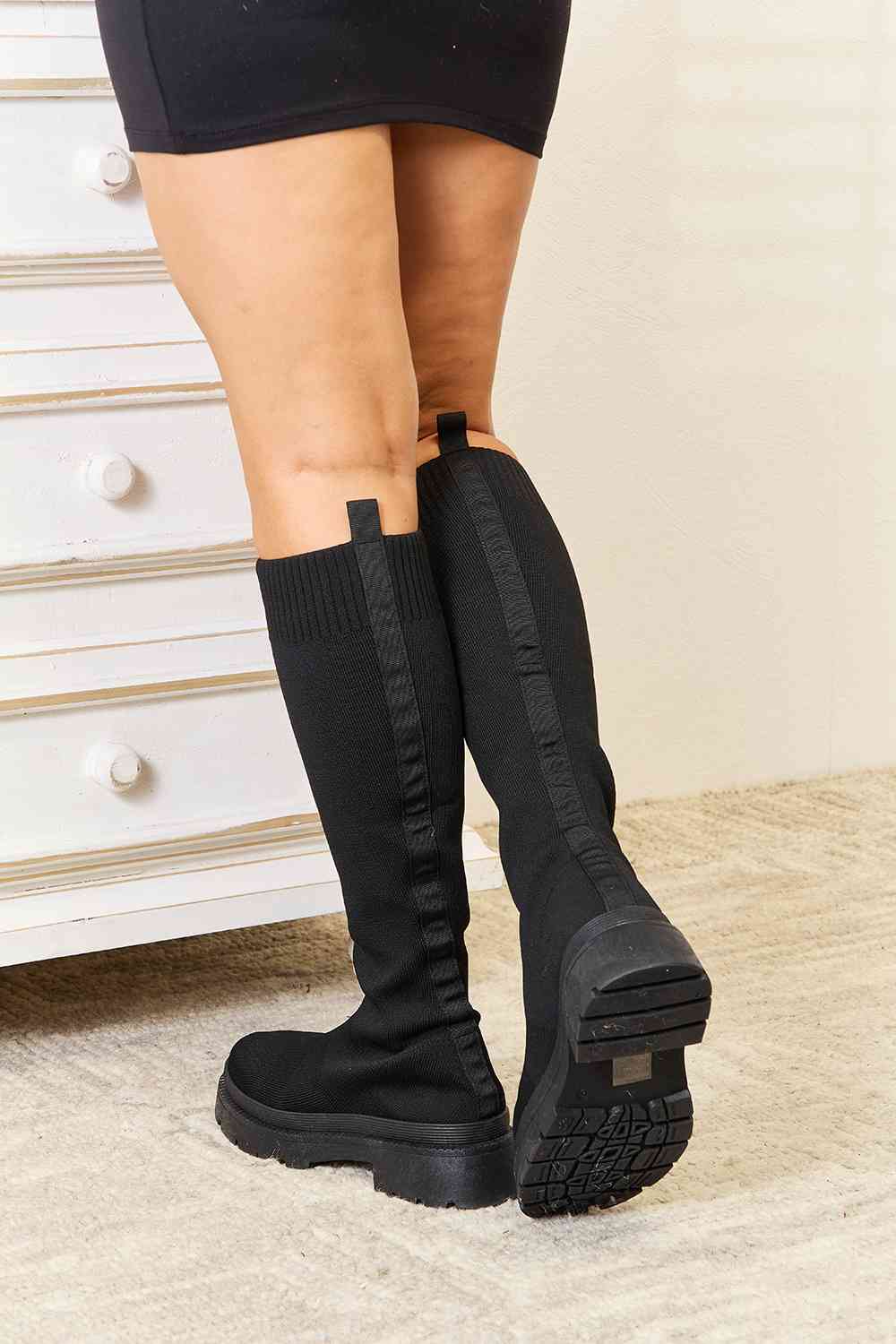 Bottes de soutien élégantes et détaillées